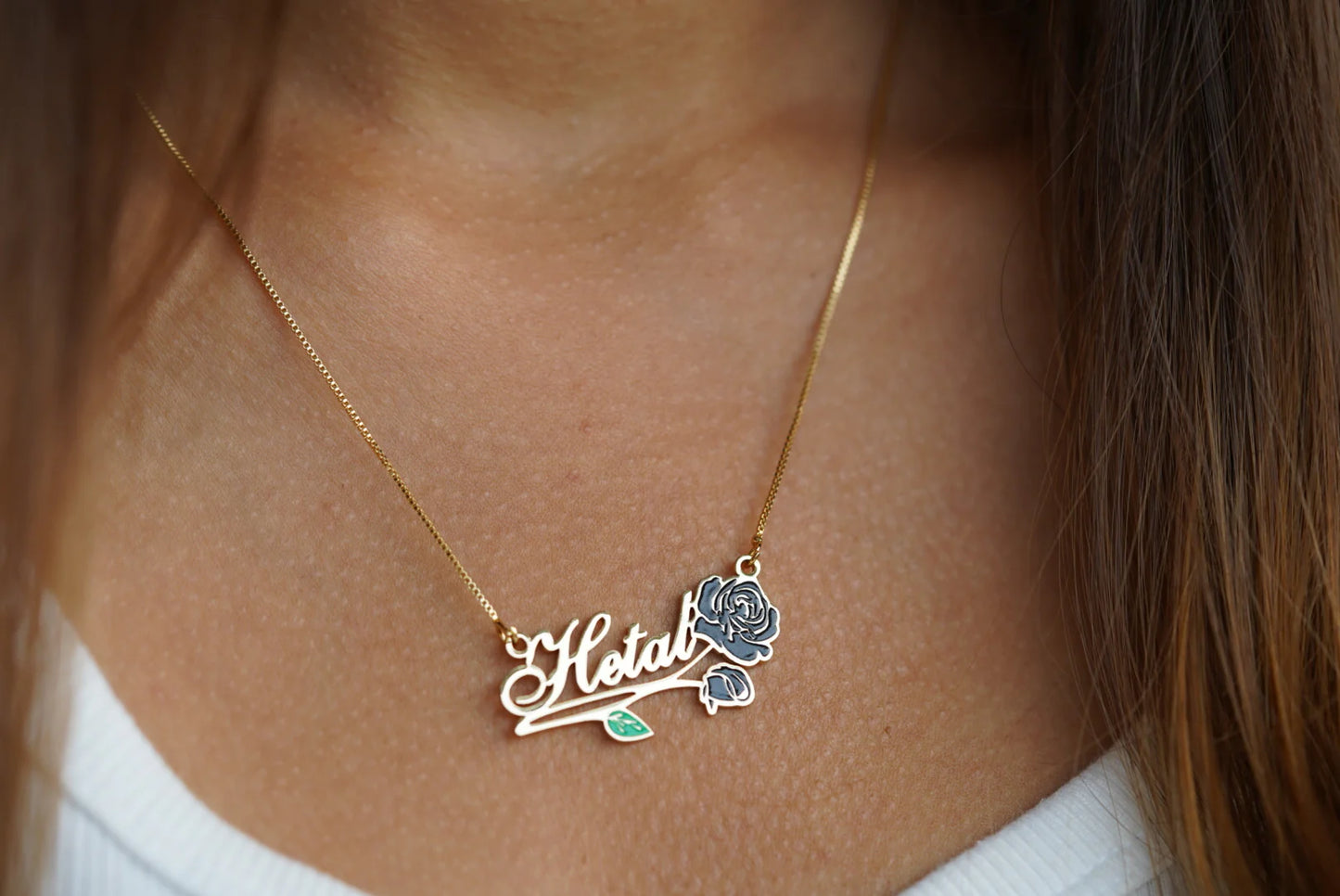 Enamel name necklace with Rose